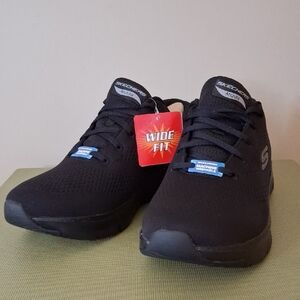 NWT Skechers Men's Black Arch Fit Wide Sneakers_1
